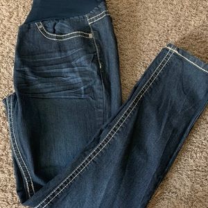 Cute! Maternity jeans size medium